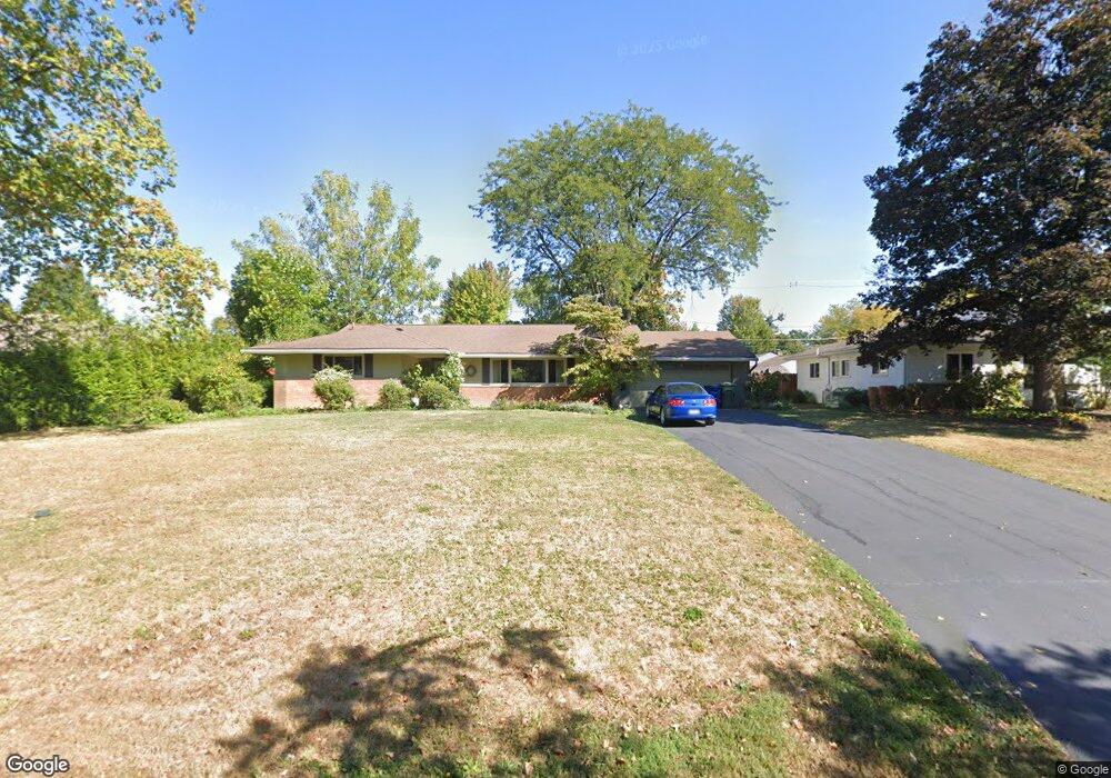 572 E Cooke Rd, Columbus, OH 43214 - photo 1