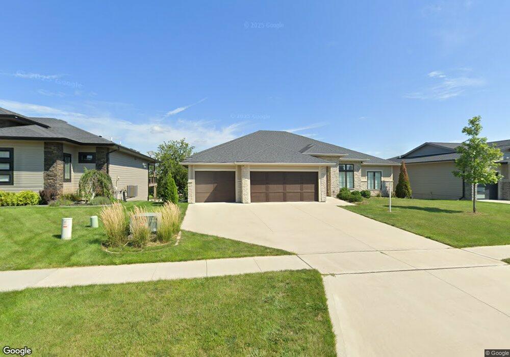 9127 Wellington Dr, West Des Moines, IA 50266 - photo 1