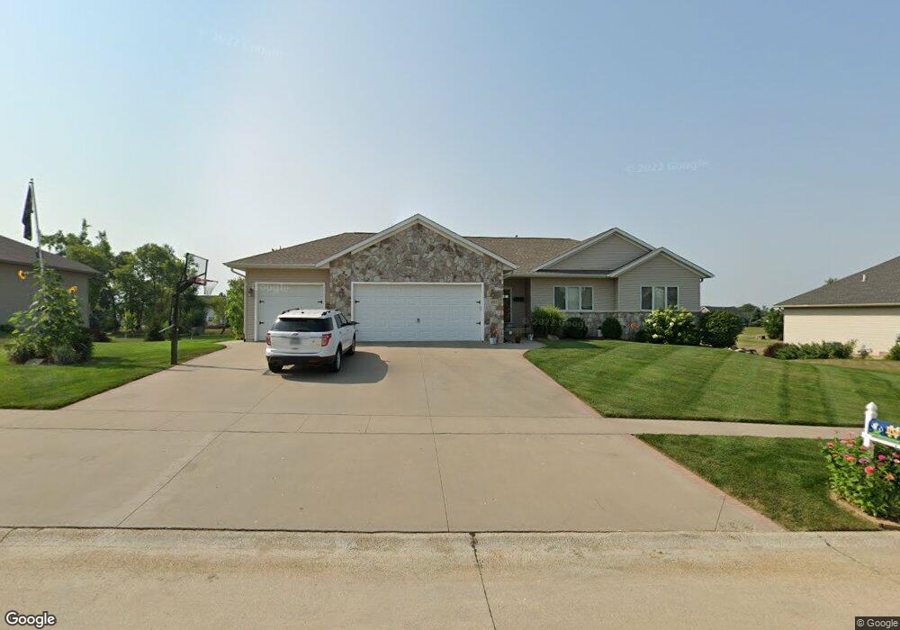 6903 Choctaw Ridge Rd NE, Cedar Rapids, IA 52411 - photo 1