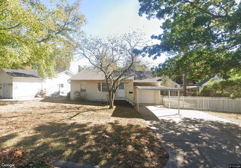 404 E 19th St, Okmulgee, OK 74447 - photo 1