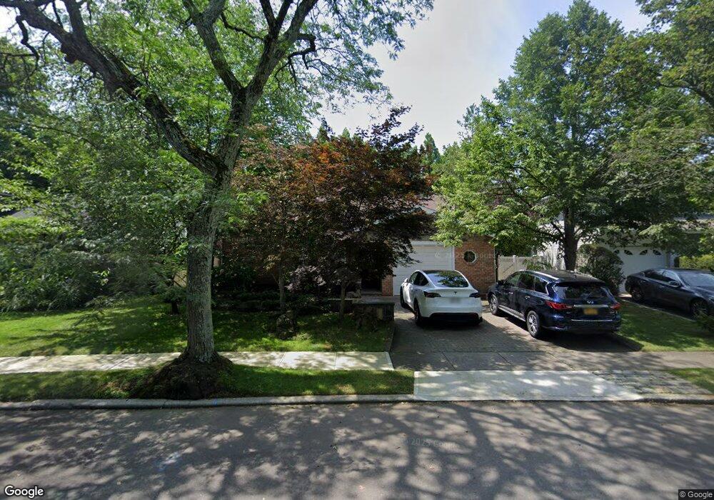 53 Driftwood Dr, Port Washington, NY 11050 - photo 1