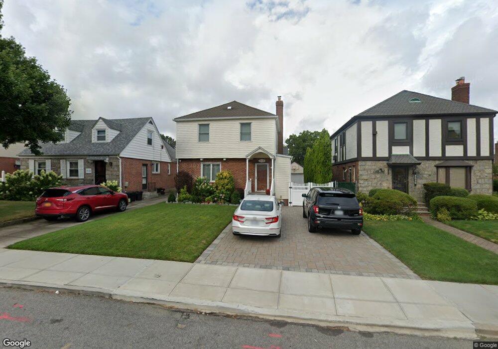 7508 184th St, Fresh Meadows, NY 11366 - photo 1