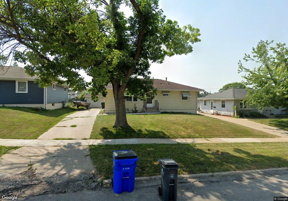336 31st St NW, Cedar Rapids, IA 52405 - photo 1