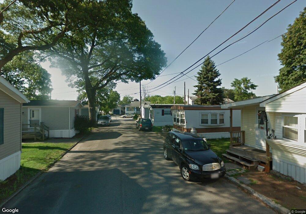 548 Kenyon Ave unit 3, Pawtucket, MA 02780 - photo 1