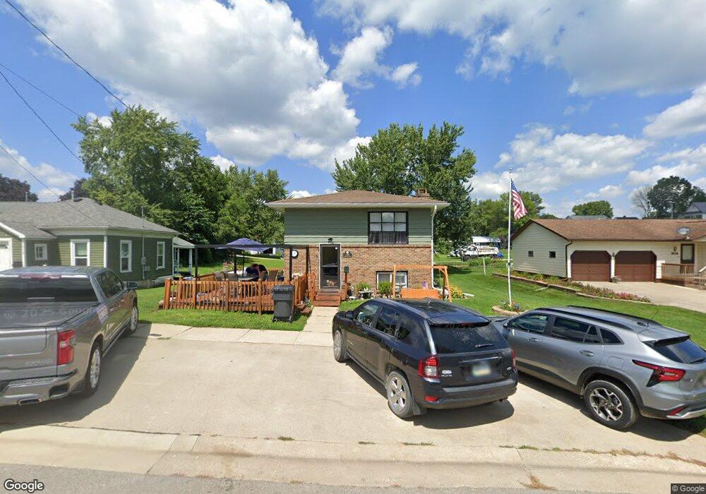 308 W Elm St, West Union, IA 52175 - photo 1