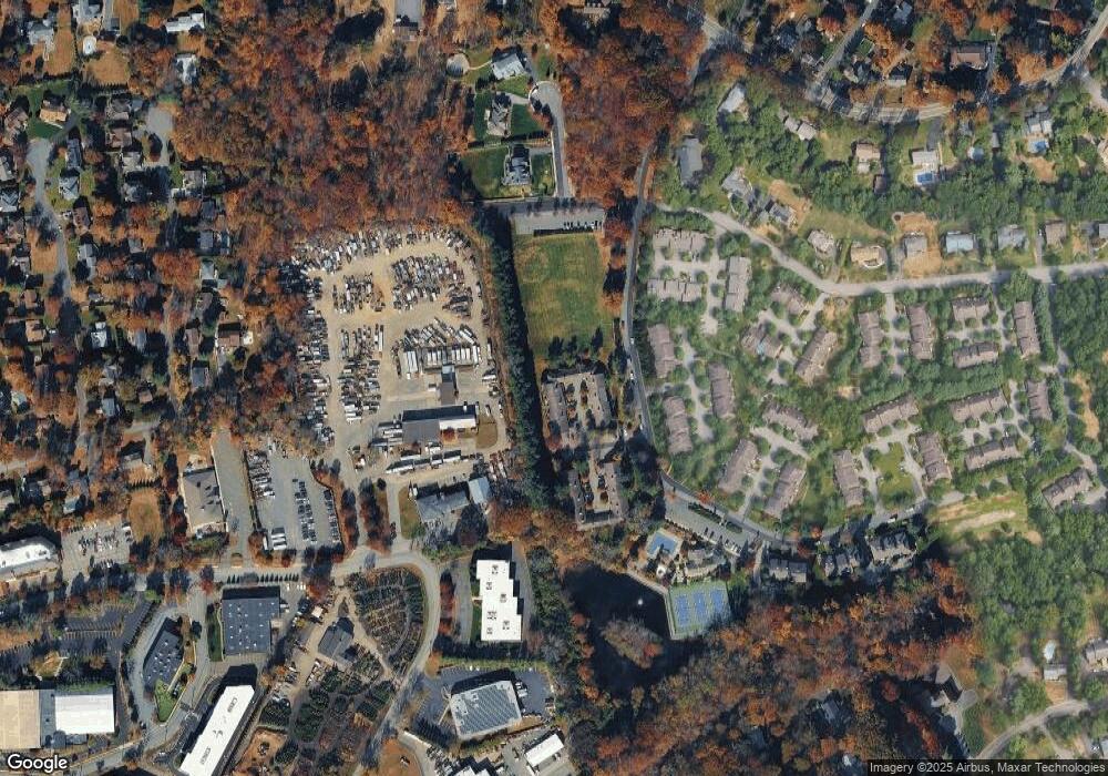 156 Dickinson Ln, Mahwah, NJ 07430 - photo 1