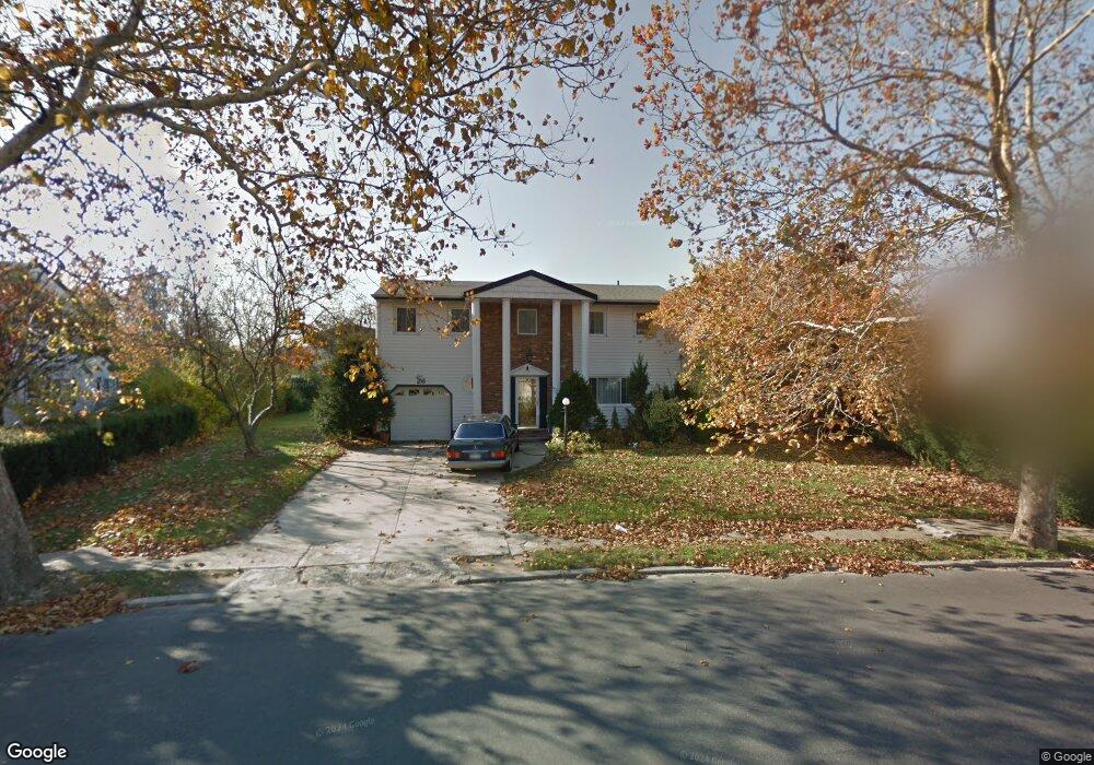 26 Sunshine Ln, Amityville, NY 11701 - photo 1