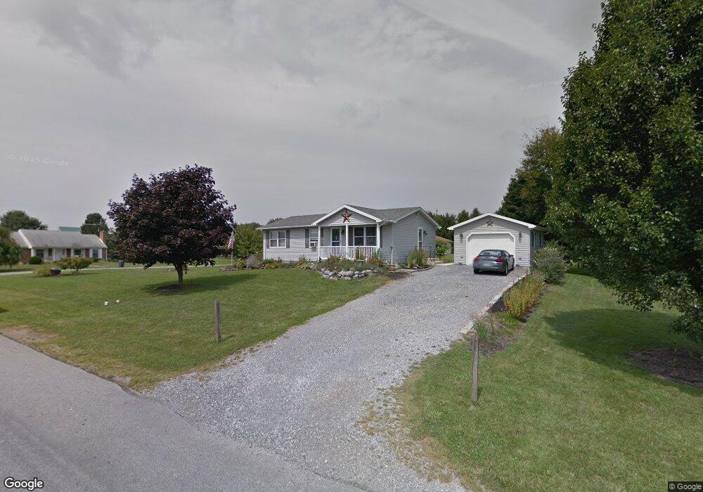 1375 Lisa Dr, Greencastle, PA 17225 - photo 1