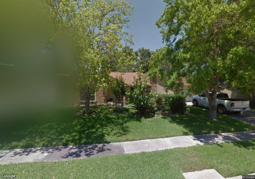 1315 Piney Woods Dr, Friendswood, TX 77546 - photo 1