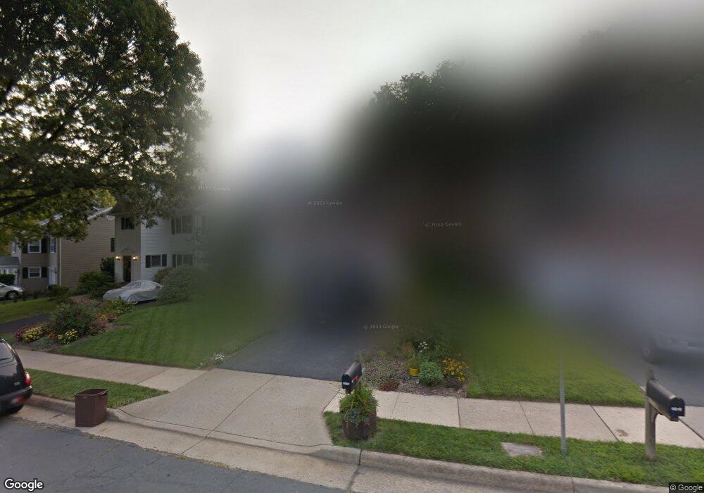 6008 Schoolhouse Woods Rd, Burke, VA 22015 - photo 1