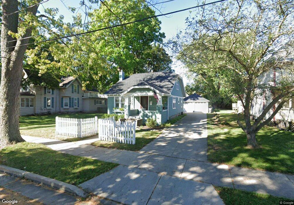 208 S Maple St, Oconomowoc, WI 53066 - photo 1