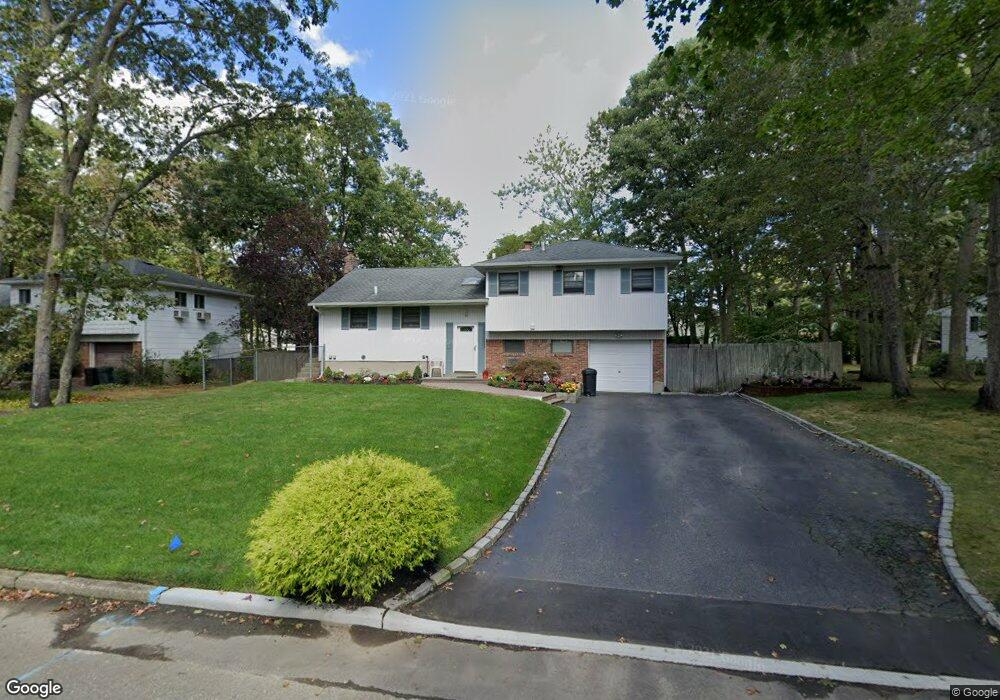 32 Gull Dr, Hauppauge, NY 11788 - photo 1