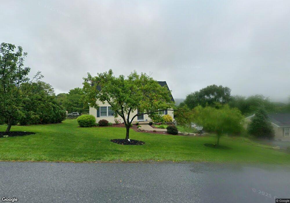 7339 W Hillcrest Ln, Slatington, PA 18080 - photo 1