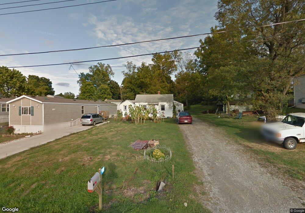 160 Hazel Ave, Newton, IA 50208 - photo 1