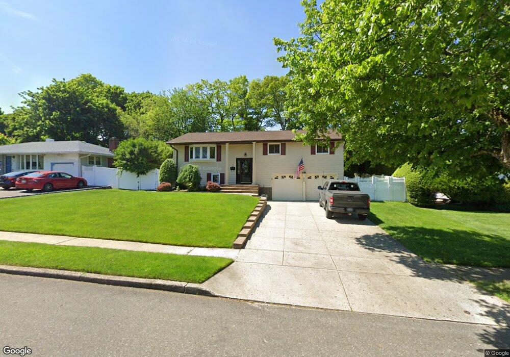 14 Eva Path, ComMacK, NY 11725 - photo 1