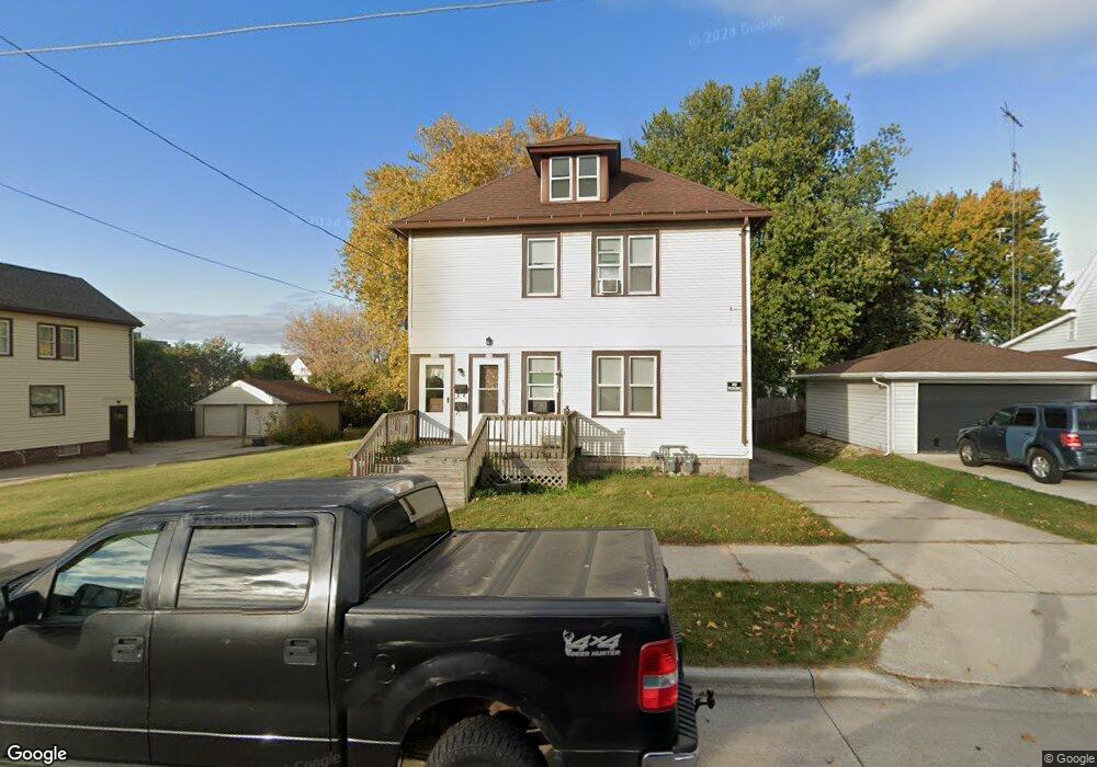 416 N 6th St, Manitowoc, WI 54220 - photo 1