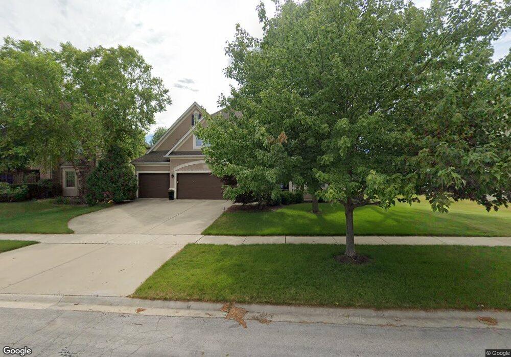 2240 Hillsboro Ln unit 4, Naperville, IL 60564 - photo 1