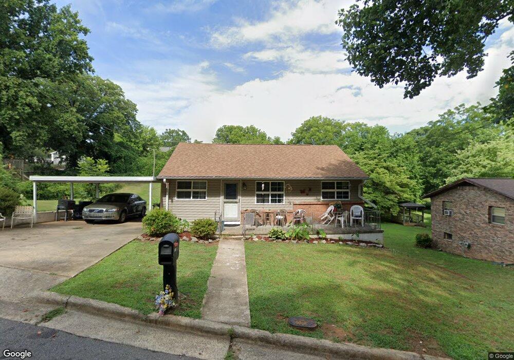 291 Pennsylvania Ave, Reidsville, NC 27320 - photo 1