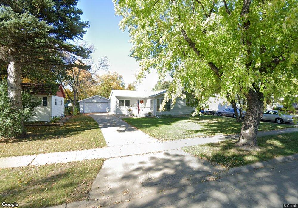 1606 S 15th St, Grand Forks, ND 58201 - photo 1