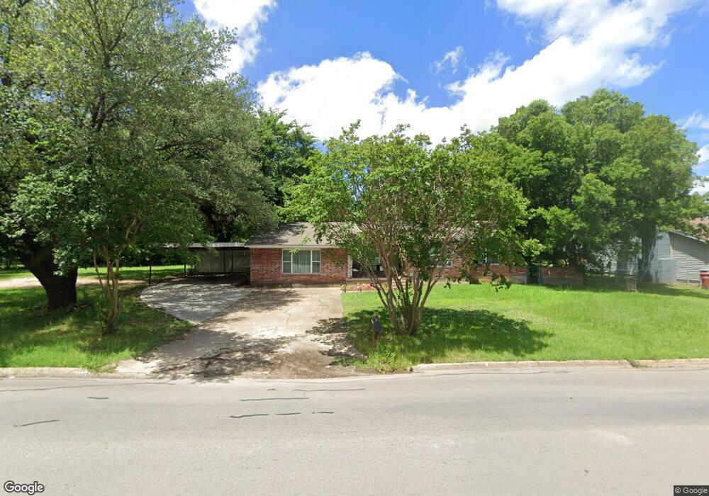 204 W Russell Ave, Bonham, TX 75418 - photo 1