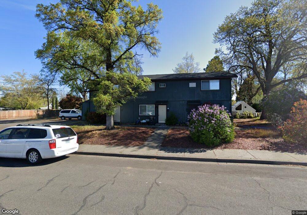 230 N 1st St unit 1-3, Central Point, OR 97502 - photo 1