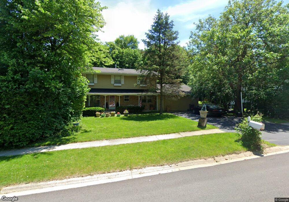 832 Viking Dr, Batavia, IL 60510 - photo 1