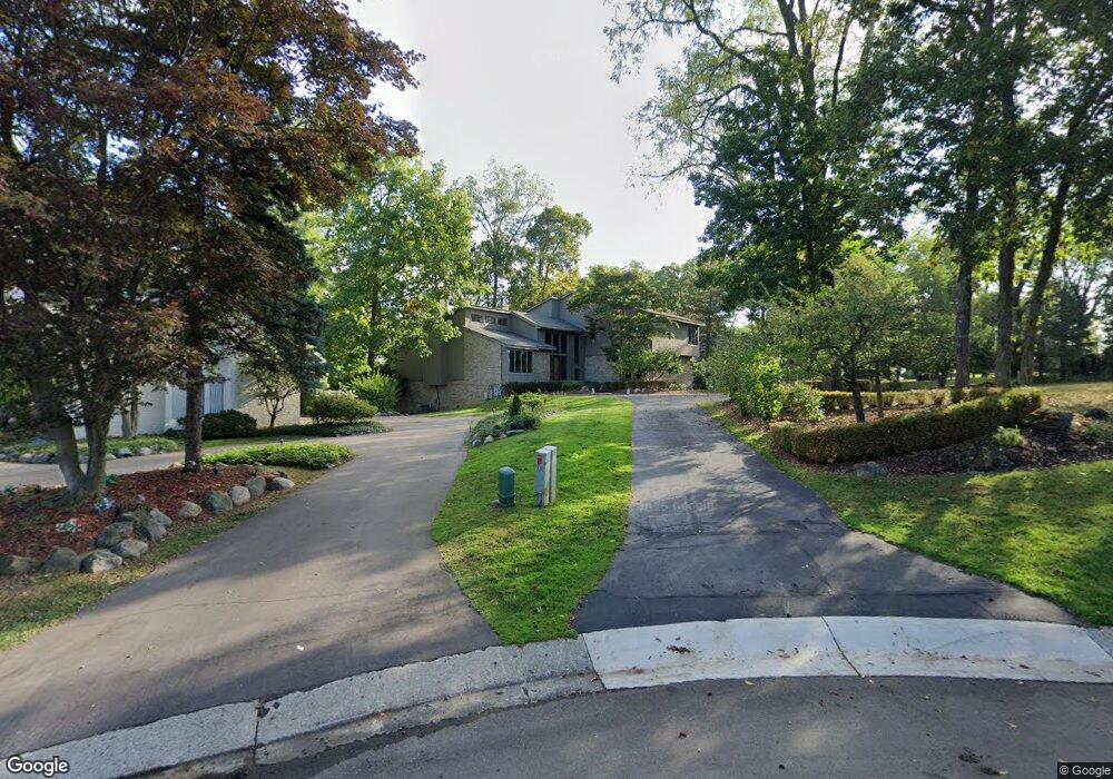 4045 Lakeridge Ln, Bloomfield Hills, MI 48302 - photo 1