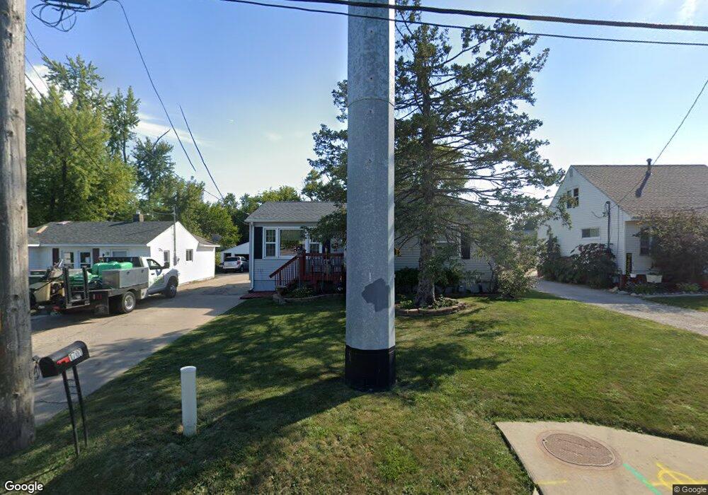 1701 Wilson Ave SW, Cedar Rapids, IA 52404 - photo 1