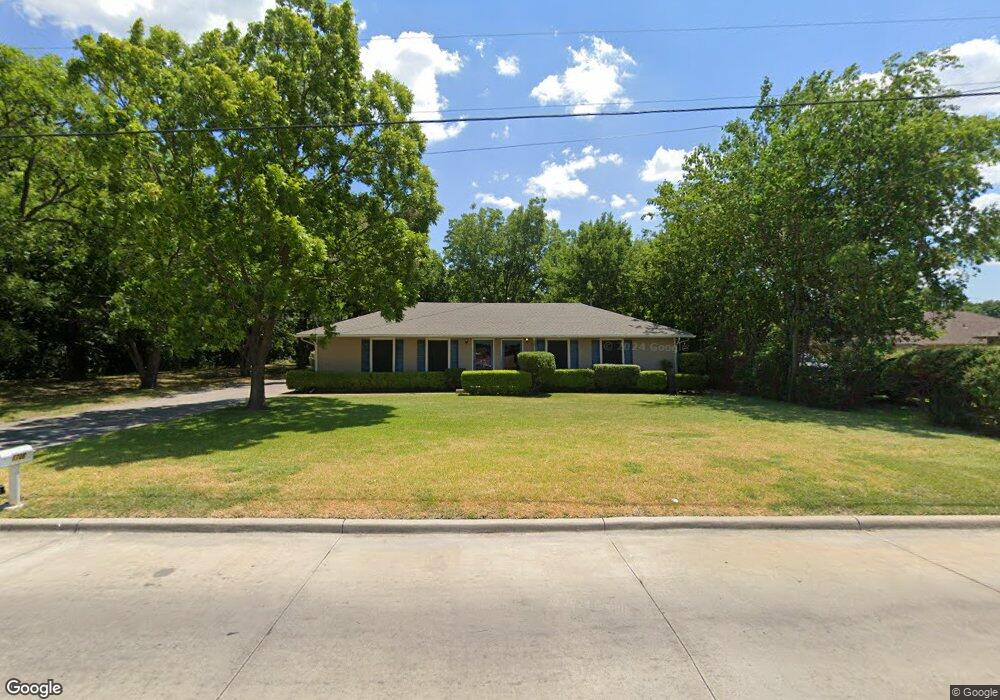 1708 E Broadway St, Gainesville, TX 76240 - photo 1