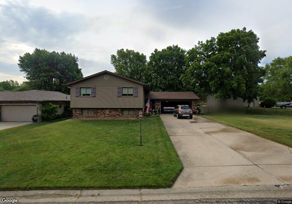 7622 W Redwing Dr, Peoria, IL 61604 - photo 1