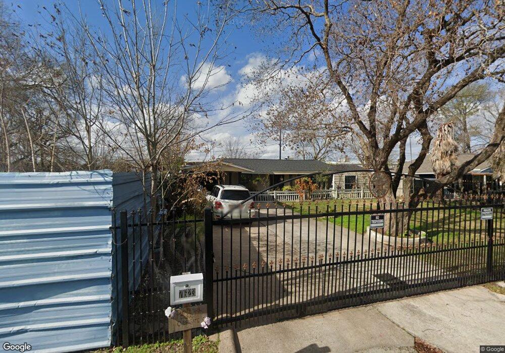 7623 Arnim St, Houston, TX 77087 - photo 1