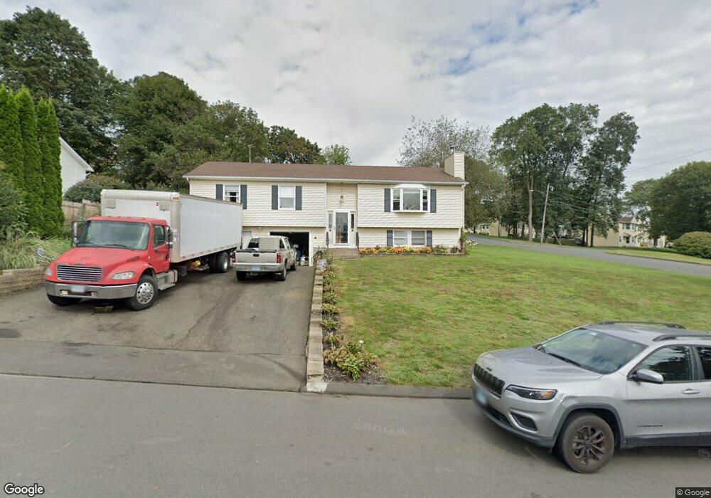 6 Mainstruck Cir, Oakville, CT 06779 - photo 1