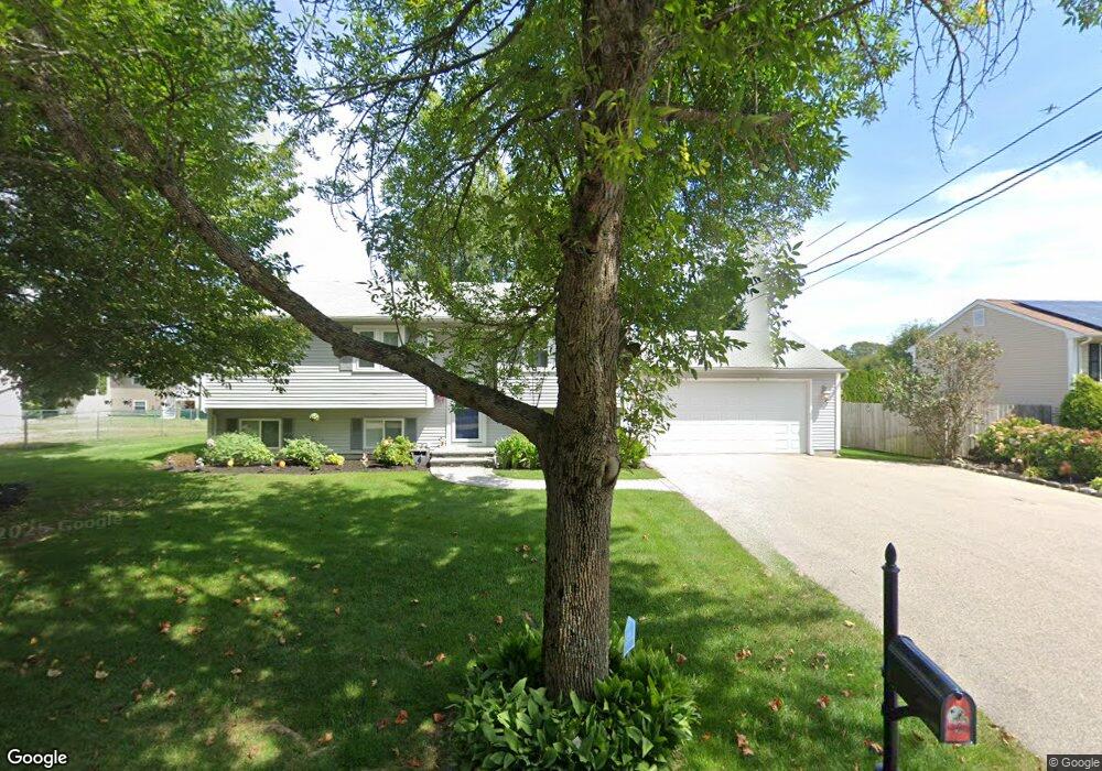 626 Commonwealth Ave, Warwick, RI 02886 - photo 1