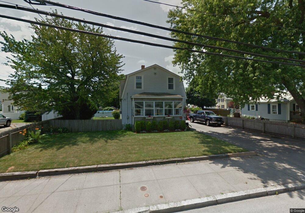 561 Benefit St, Pawtucket, RI 02861 - photo 1