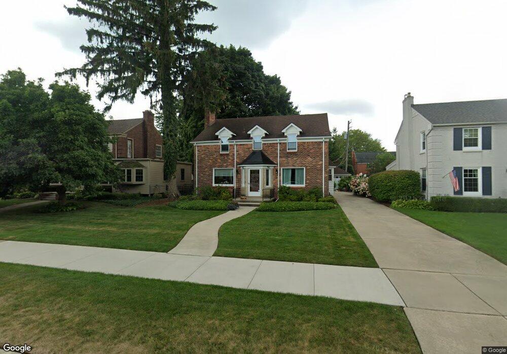 841 Lakepointe St, Grosse Pointe Park, MI 48230 - photo 1