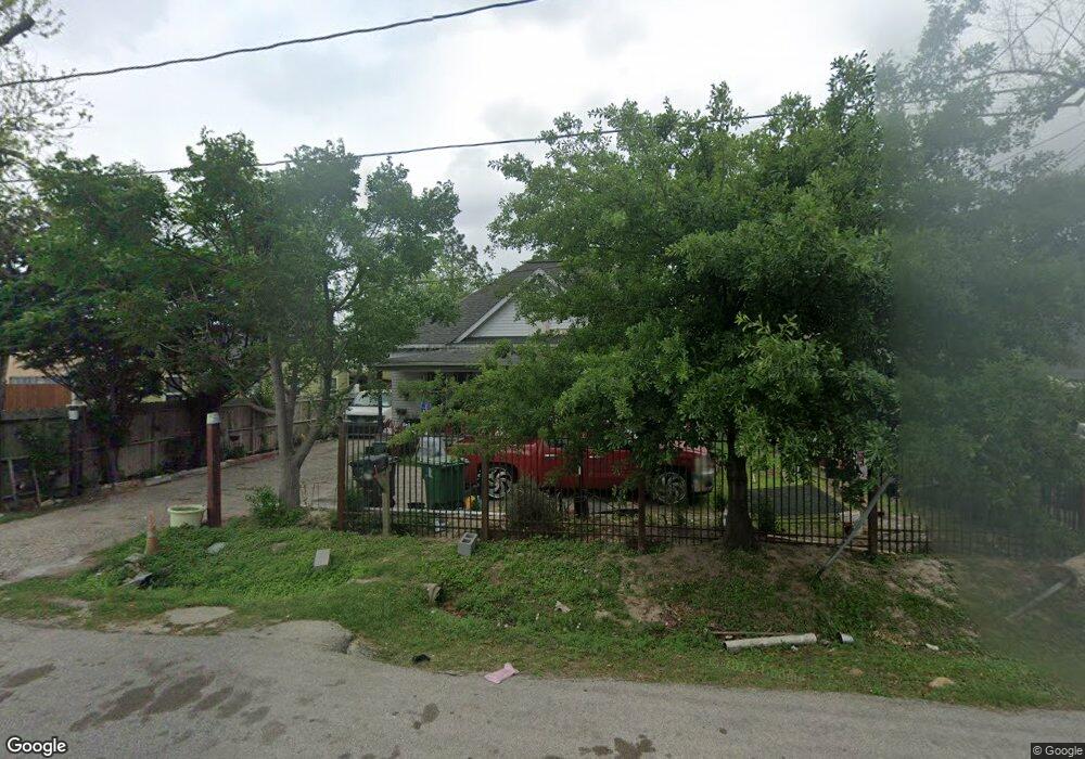 107 Reid St, Houston, TX 77022 - photo 1