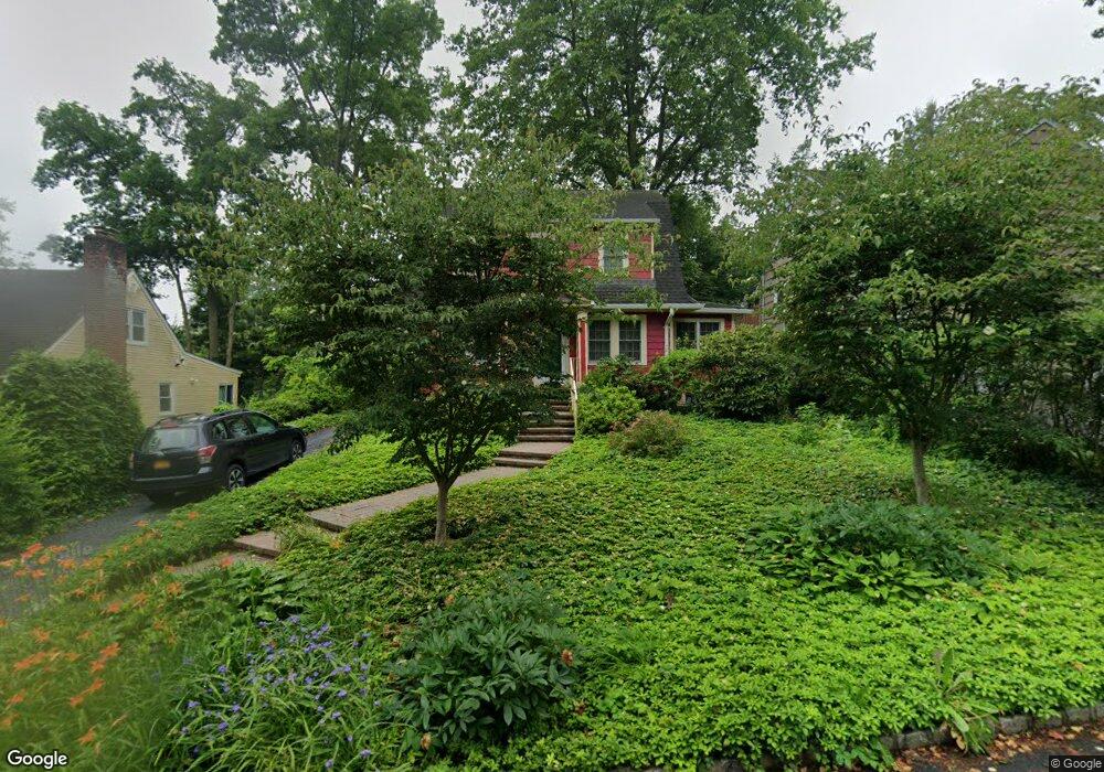 26 Valley View Rd, Great Neck, NY 11021 - photo 1