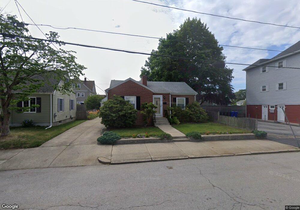 15 Slater Park Ave, Pawtucket, RI 02861 - photo 1