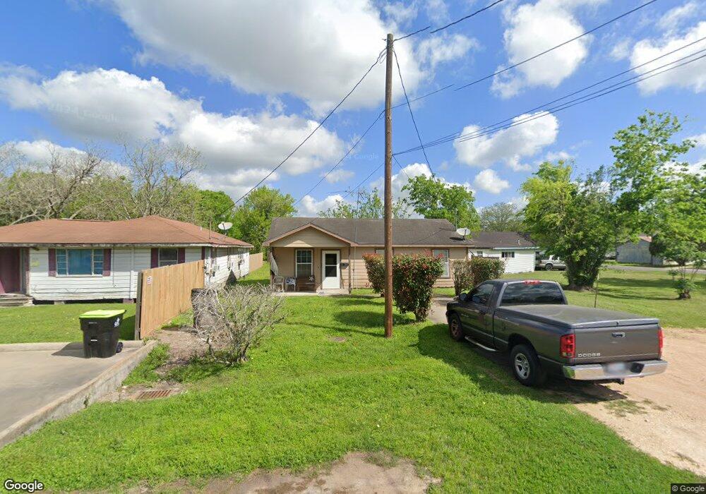1117 4th St, Bay City, TX 77414 - photo 1