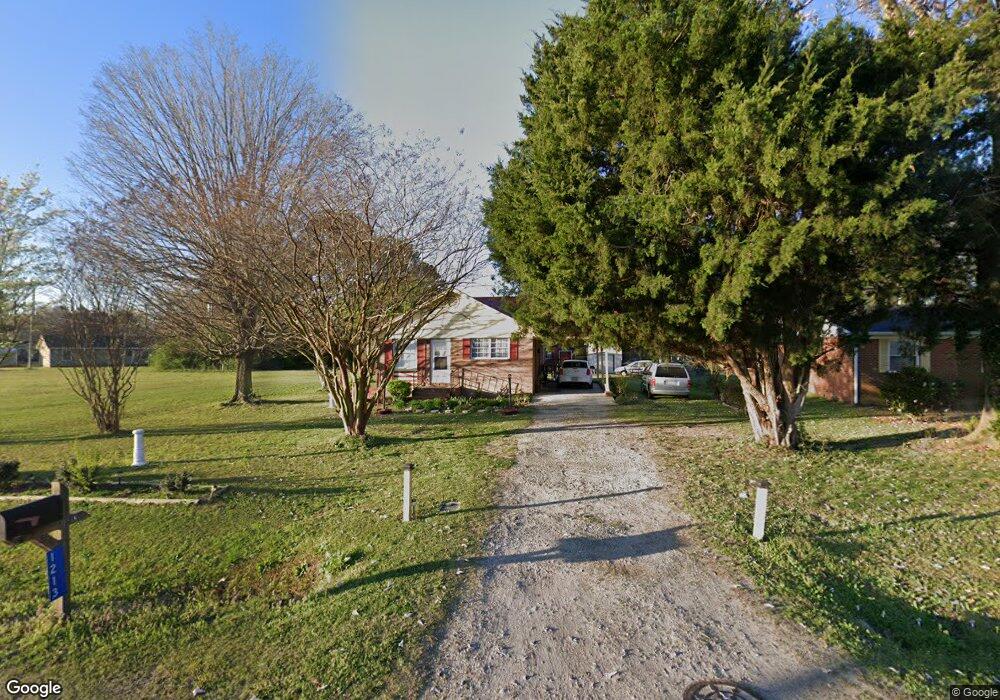 1213 Stewartsville Rd, Laurinburg, NC 28352 - photo 1