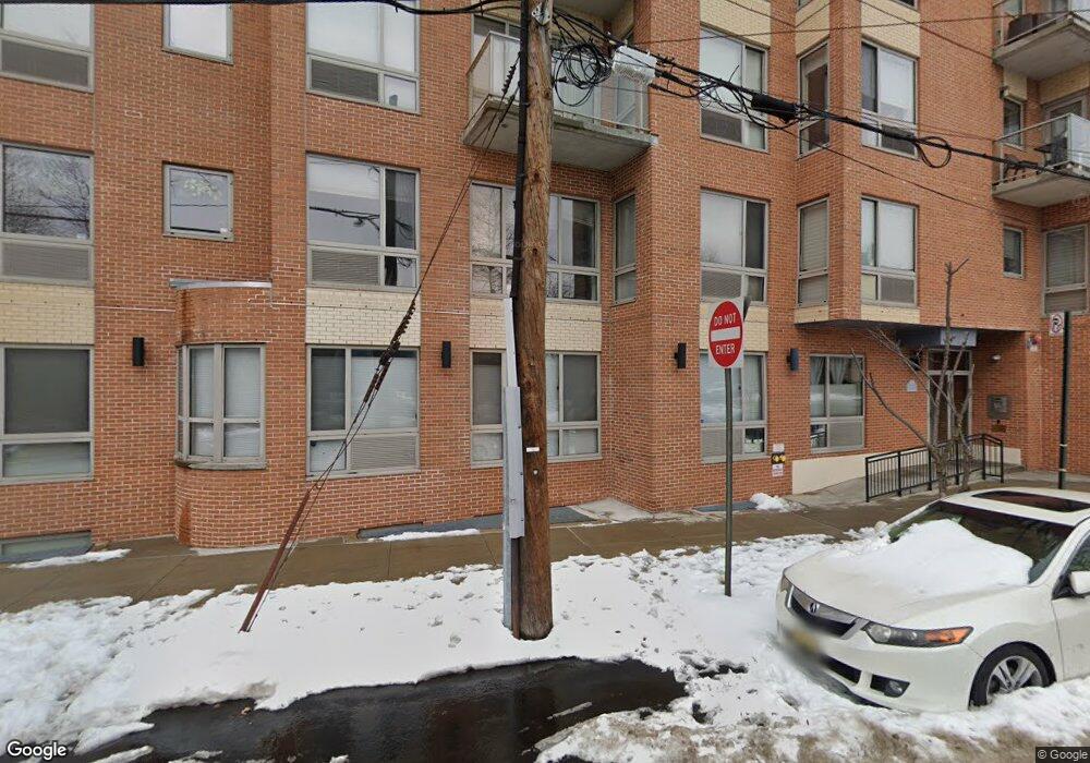 Latitude Riverdale unit 4D, Bronx, NY 10463 - photo 1