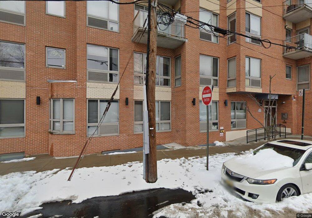 Latitude Riverdale unit E7C, Bronx, NY 10463 - photo 1