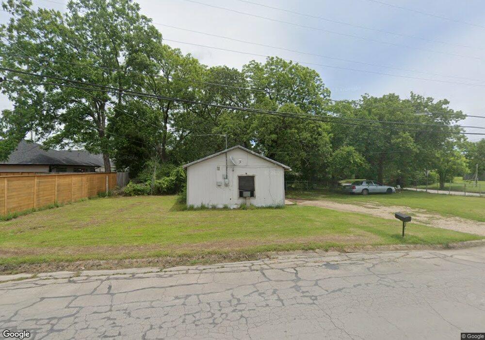 506 N Brazos Ave, Cleburne, TX 76031 - photo 1