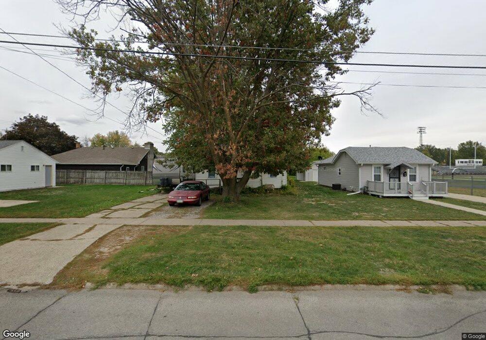 1110 W 6th St S, Newton, IA 50208 - photo 1