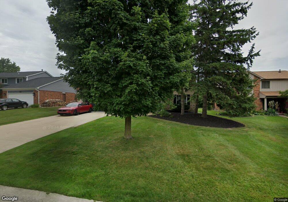 2197 Carpathian Dr, West Bloomfield, MI 48324 - photo 1