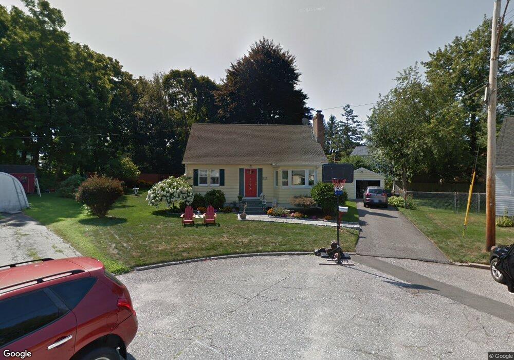 27 Chaucer Ct, Milford, CT 06460 - photo 1