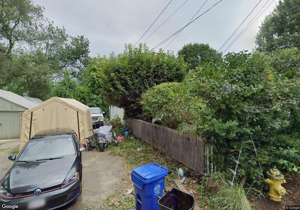 6 Robins Square E, Norwalk, CT 06854 - photo 1