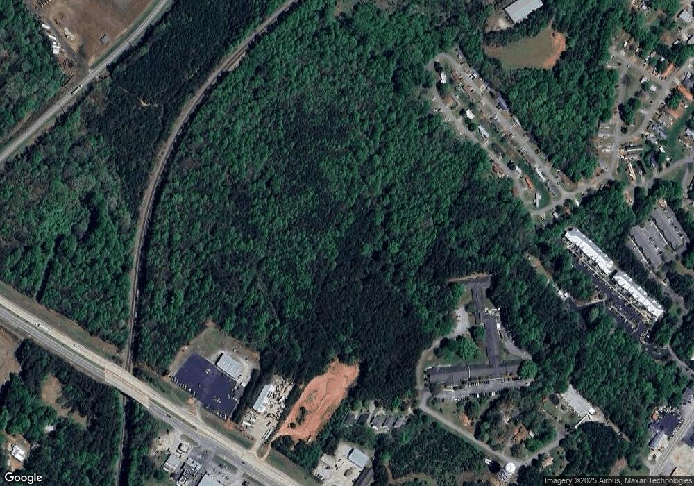 453 Whispering Woods Cir, Cornelia, GA 30531 - photo 1