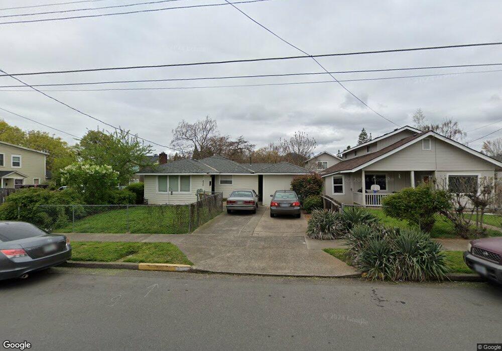 830 NE 8th St, Grants Pass, OR 97526 - photo 1