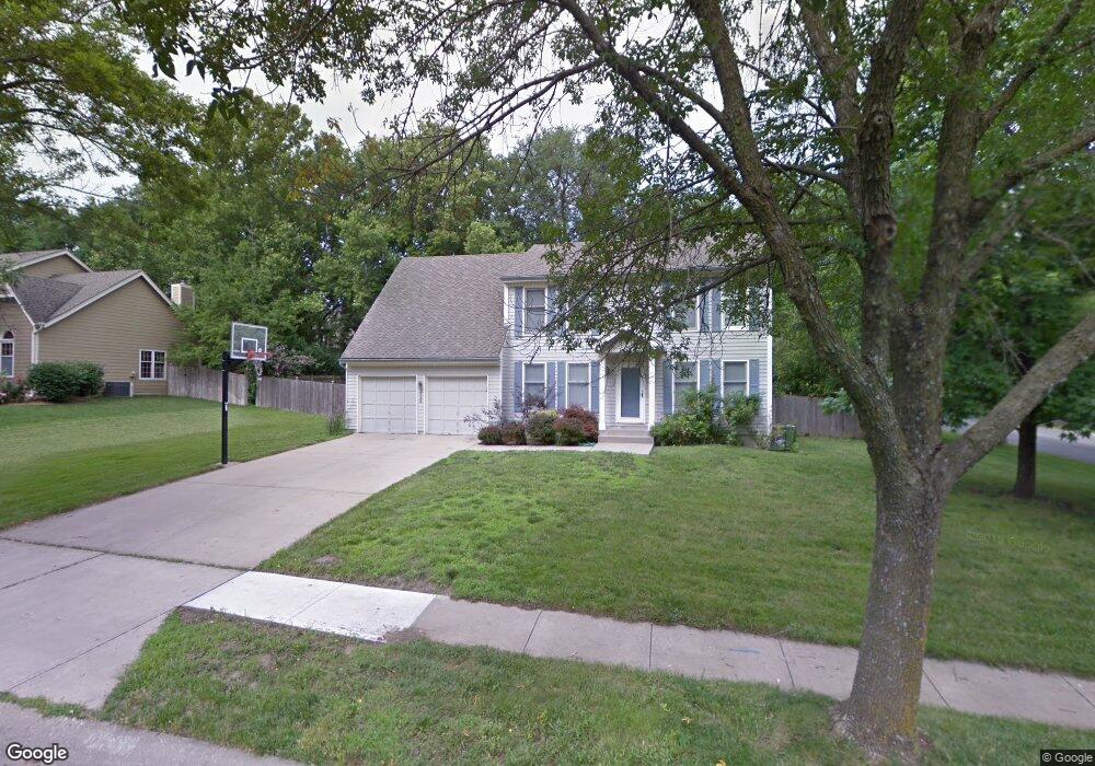 8428 Twilight Ln, Lenexa, KS 66219 - photo 1